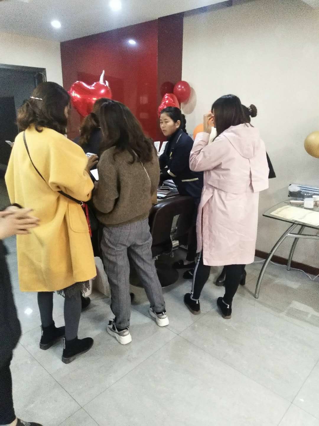 熱烈祝賀頂尚堂養(yǎng)發(fā)館重慶南開店開業(yè)大吉！！